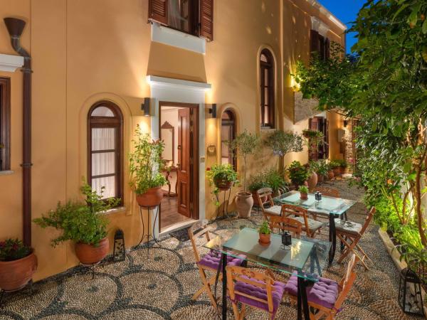 Rodos Niohori Elite Suites Boutique Hotel : photo 10 de la chambre suite supérieure (1-4 adultes) avec terrasse privée