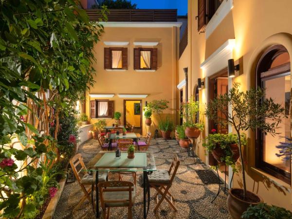 Rodos Niohori Elite Suites Boutique Hotel : photo 3 de la chambre suite junior (1-3 adultes) avec terrasse privée