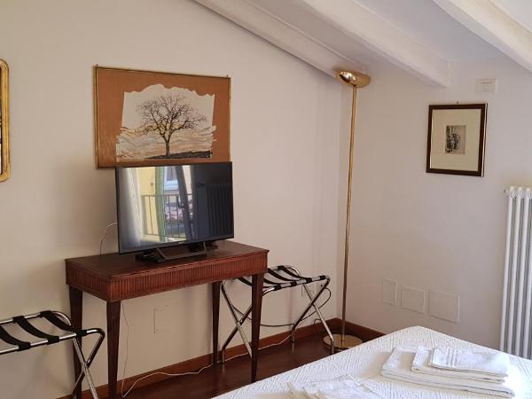 B&B Griffoni 7 : photo 6 de la chambre grande chambre double