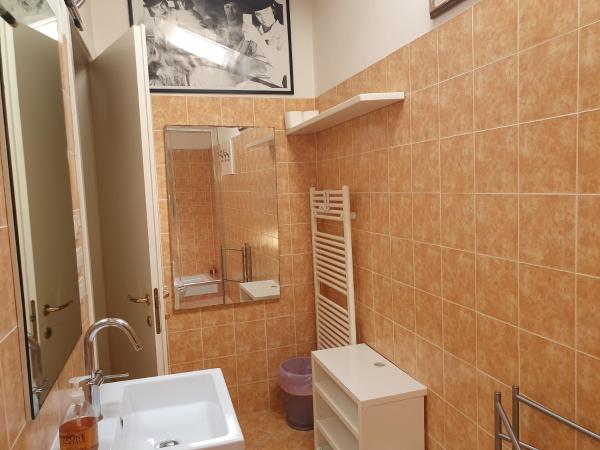 B&B Griffoni 7 : photo 10 de la chambre grande chambre double