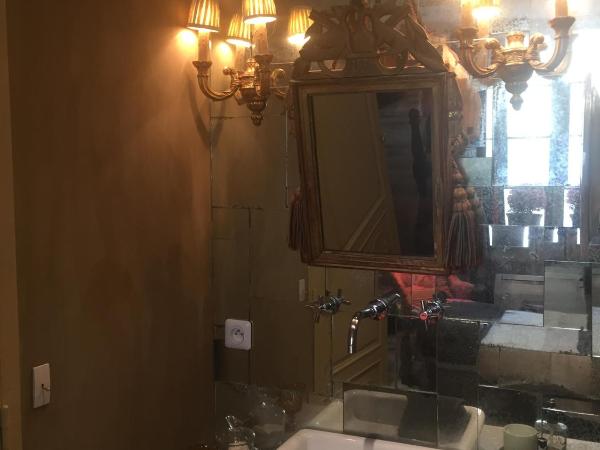 La Maison Rousseau Chambre d'hôtes : photo 5 de la chambre chambre double avec salle de bains privative