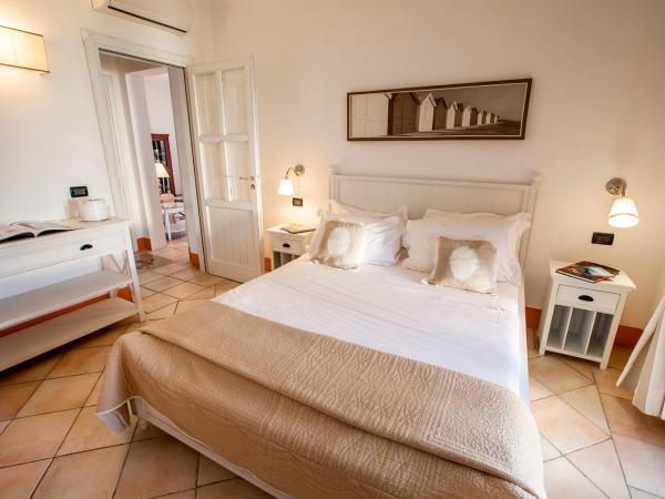 Tenuta Del Poggio Antico : photo 5 de la chambre suite deluxe - vue sur mer