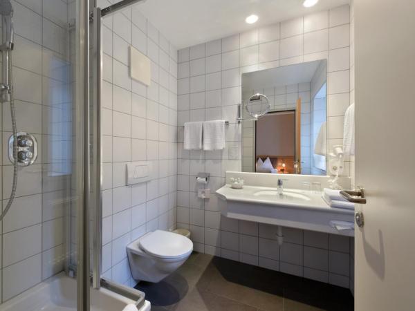 Hotel Zach : photo 4 de la chambre chambre familiale - annexe