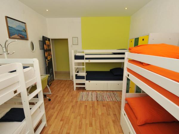Oasis hostel : photo 7 de la chambre lit superposé dans dortoir mixte