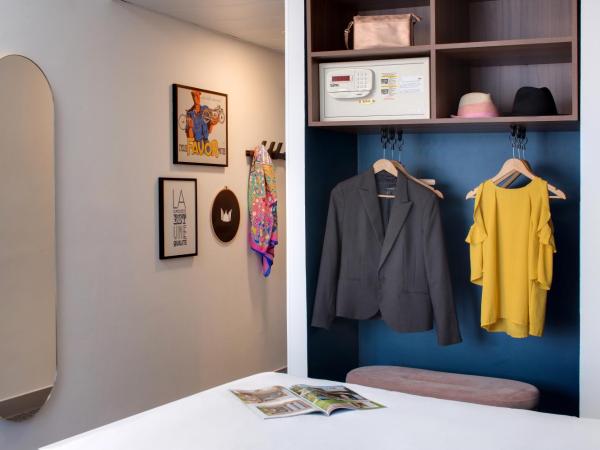 Hôtel ibis Styles Clermont-Ferrand Gare : photo 6 de la chambre chambre double standard avec canapé-lit