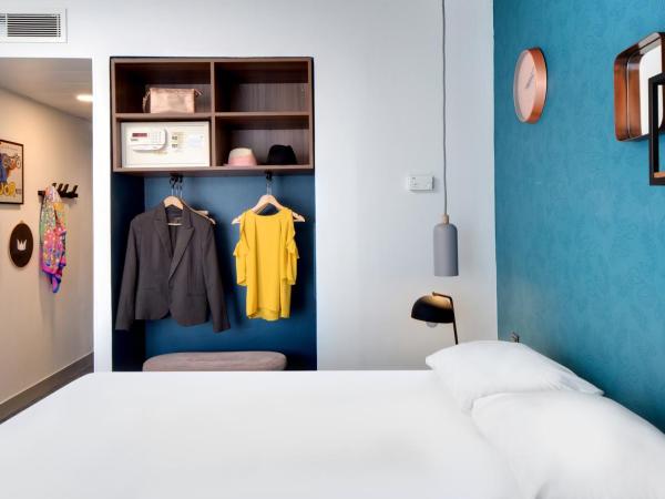 Hôtel ibis Styles Clermont-Ferrand Gare : photo 2 de la chambre chambre double standard avec canapé-lit