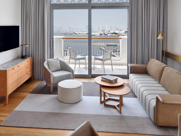 Vida Creek Harbour : photo 3 de la chambre marina view premier suite corner with private balcony - free shuttle to dubai mall & la mer beach