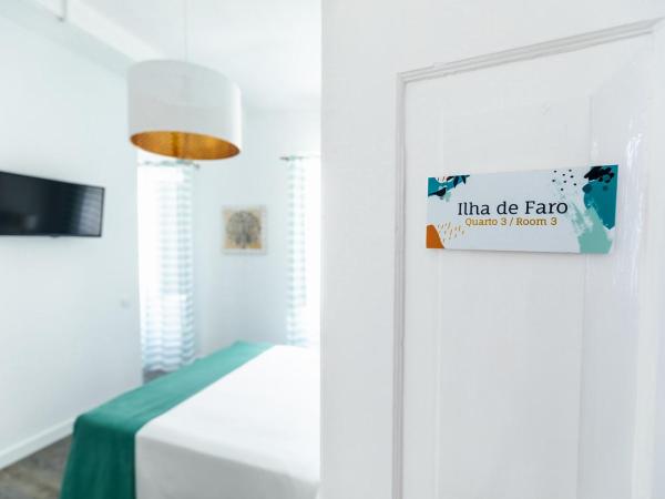 Faro Guest House : photo 2 de la chambre chambre double avec salle de bains privative