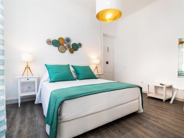 Faro Guest House : photo 1 de la chambre chambre double avec salle de bains privative