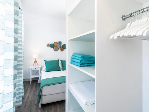 Faro Guest House : photo 6 de la chambre chambre double avec salle de bains privative