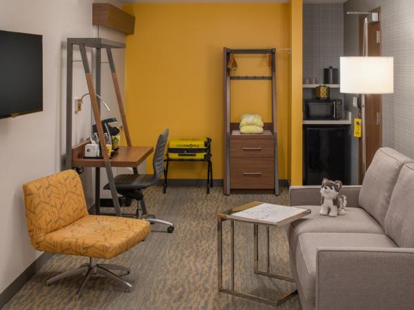 Staypineapple, Hotel Z, Gaslamp San Diego : photo 4 de la chambre suite z lit king-size avec Équipements de communication