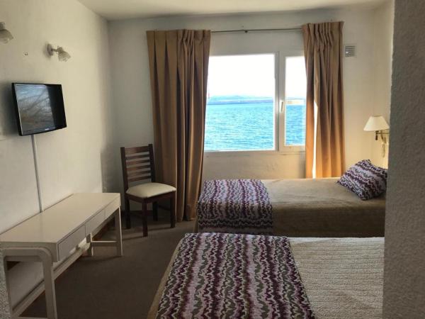 Hotel Bariloche Flat : photo 1 de la chambre chambre lits jumeaux - vue sur lac