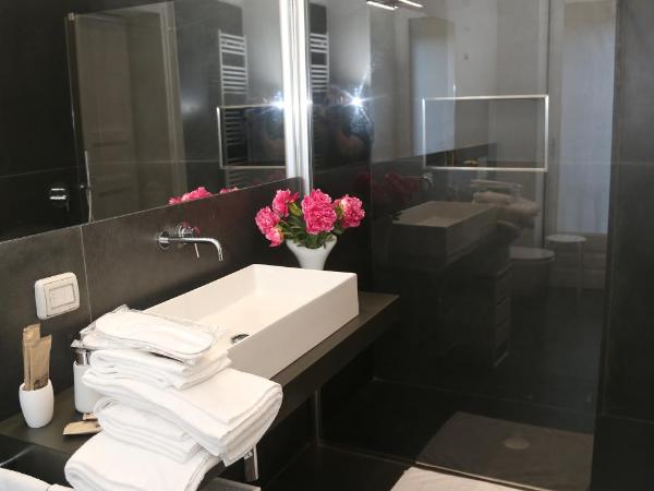 Palazzo del Verga : photo 8 de la chambre suite lit king-size avec balcon