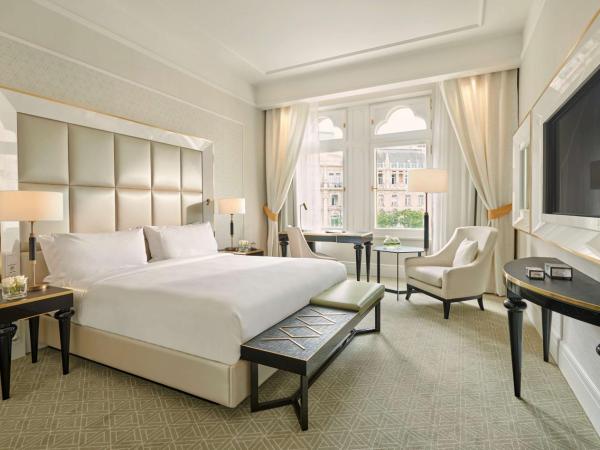 Párisi Udvar Hotel Budapest, part of Hyatt : photo 3 de la chambre chambre lit king-size deluxe - vue sur ville