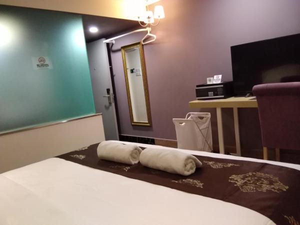 77 Boutique Hotel : photo 5 de la chambre chambre de luxe lit king-size - sans fenêtre