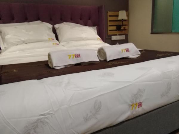 77 Boutique Hotel : photo 4 de la chambre chambre de luxe lit king-size - sans fenêtre