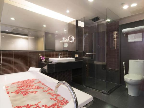 Furama Silom Hotel : photo 6 de la chambre chambre deluxe double ou lits jumeaux