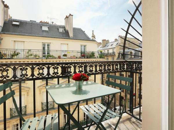 Hotel du College de France : photo 2 de la chambre chambre double supérieure avec balcon