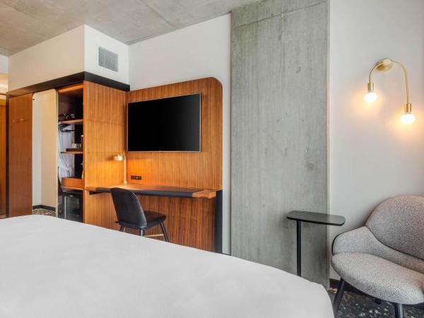 Cambria Hotels Boston Downtown - Seaport : photo 4 de la chambre chambre lit king-size supérieure - non-fumeurs