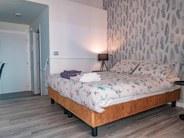 Alla Riva : photo 2 de la chambre chambre double avec balcon