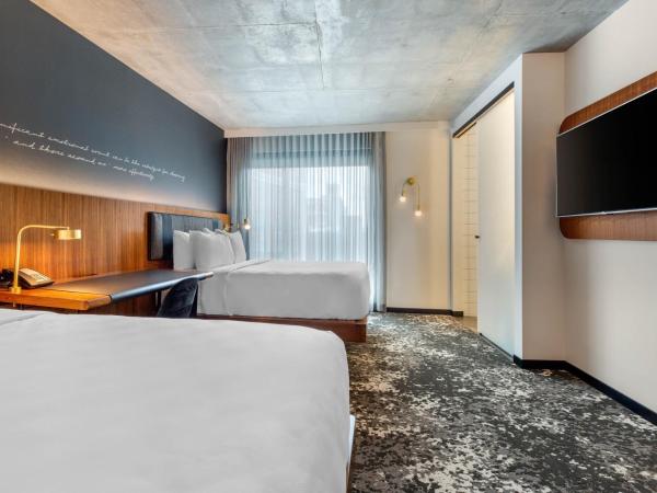 Cambria Hotels Boston Downtown - Seaport : photo 4 de la chambre chambre supérieure avec 2 lits queen-size - non-fumeurs