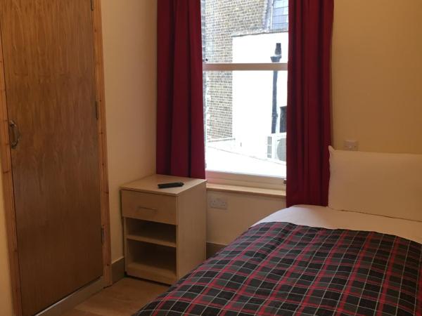 15 New Row : photo 3 de la chambre chambre simple avec salle de bains privative