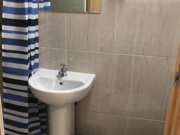 15 New Row : photo 1 de la chambre chambre quadruple avec salle de bains privative