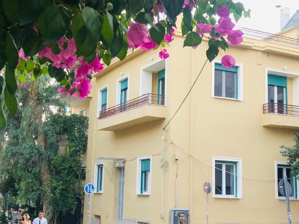 Troon of Athens Apartments : photo 9 de la chambre emerald three-level apartment