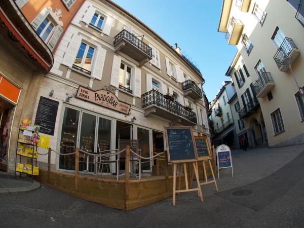 Pardo Bar : photo 1 de la chambre chambre double avec salle de bains privative