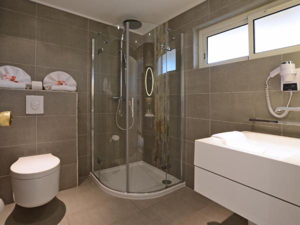 Calvi Hôtel : photo 5 de la chambre chambre triple confort