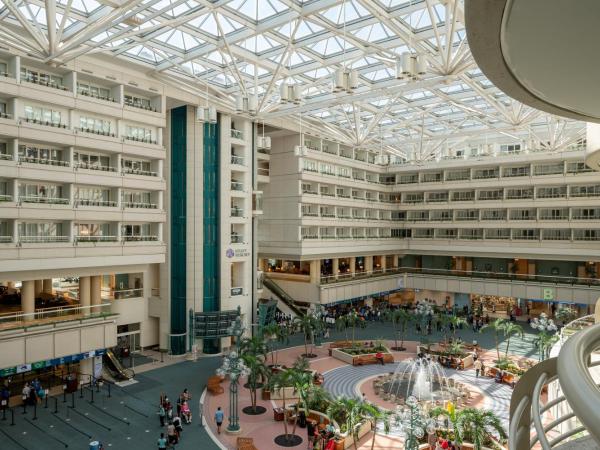 Hyatt Regency Orlando International Airport Hotel : photo 6 de la chambre chambre lit king-size