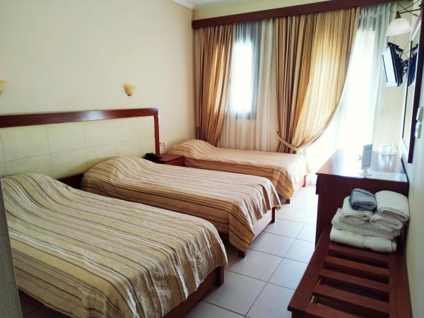 Filoxenia Hotel : photo 9 de la chambre chambre triple avec balcon