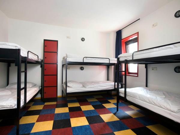 Bud Gett Hostels : photo 2 de la chambre chambre pour 7 personnes