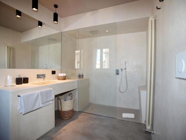 Casa Nostra Luxury Suites & Spa : photo 9 de la chambre suite deluxe avec baignoire spa