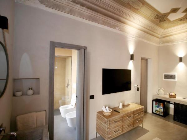 Casa Nostra Luxury Suites & Spa : photo 10 de la chambre chambre double deluxe avec balcon
