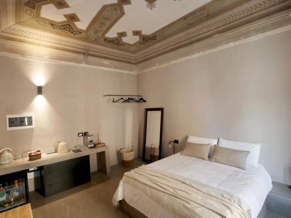 Casa Nostra Luxury Suites & Spa : photo 8 de la chambre chambre double deluxe avec balcon
