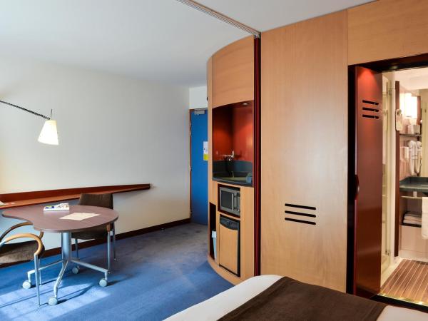 Novotel Suites Reims Centre : photo 6 de la chambre suite supérieure avec 1 lit double et 1 lit simple