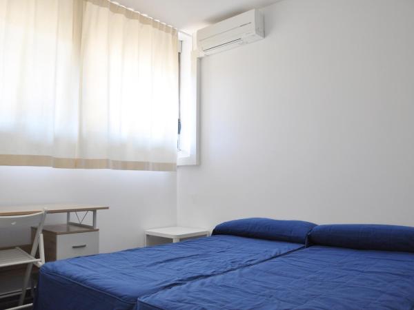 Residencia Universitaria Campus de Montilivi : photo 6 de la chambre appartement 3 chambres