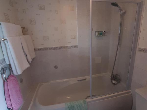 Cherry Blossom Inn : photo 2 de la chambre chambre lits jumeaux