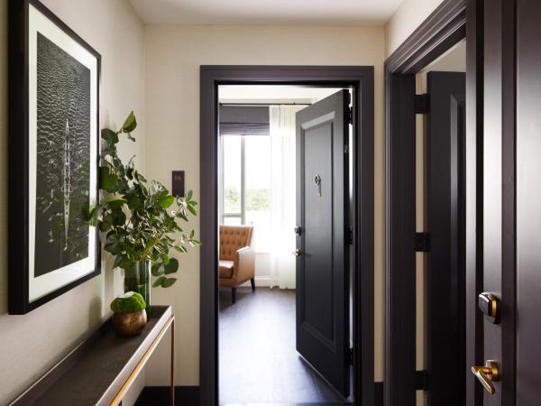 The Whitney Hotel Boston : photo 8 de la chambre hébergement beacon hill lit king-size - vue sur ville