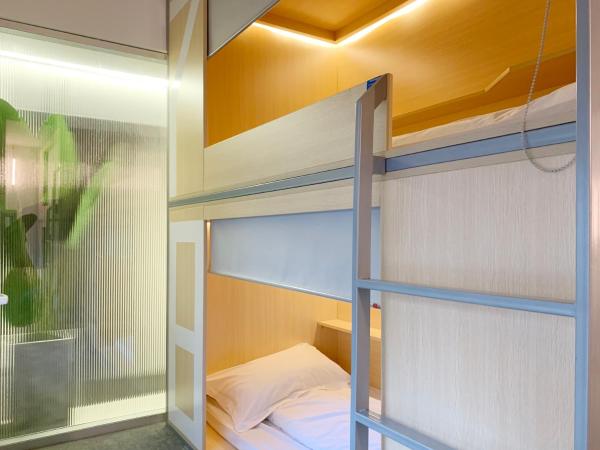 WeFlow Hostel (Shanghai Xintiandi) : photo 7 de la chambre bed in 12-bed in female dormitory room 