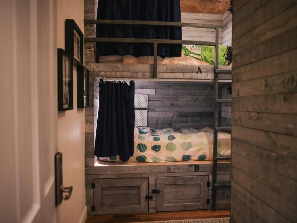 Hostel Fish : photo 5 de la chambre premium bed in 8-bed mixed dorm room