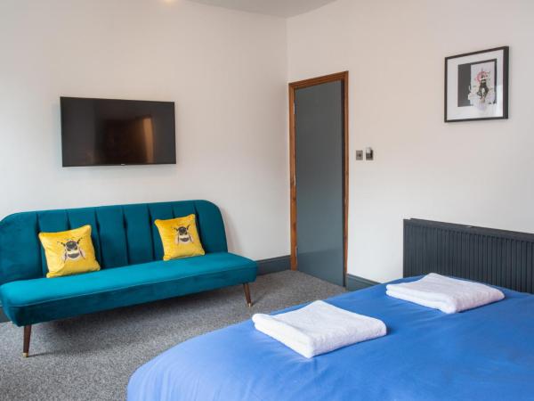 144 Lower Cheltenham Place : photo 2 de la chambre chambre double avec salle de bains commune