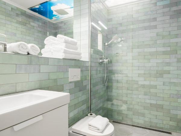 Fifteen Boutique Rooms Budapest with Self Check-In : photo 6 de la chambre studio avec terrasse