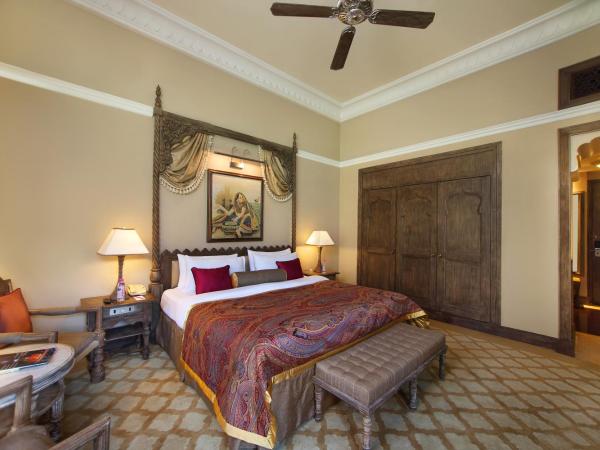 Taj Hari Mahal Jodhpur : photo 6 de la chambre chambre lit king-size de luxe - vue sur jardin