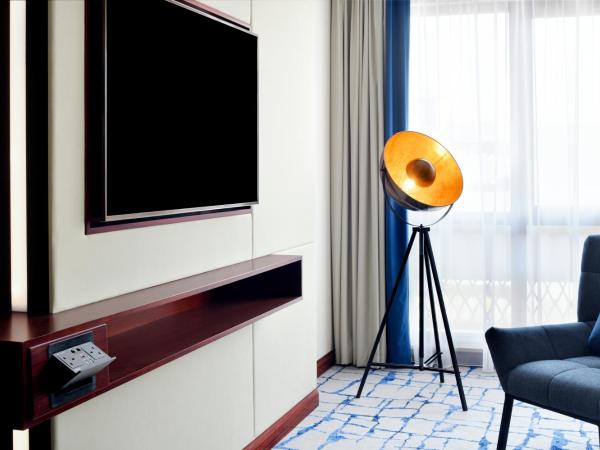 Mövenpick Hotel & Apartments Bur Dubai : photo 4 de la chambre suite deluxe