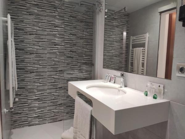 Hotel Les 7 Claus : photo 4 de la chambre chambre double