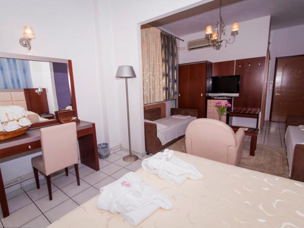 Krikonis Hotel : photo 8 de la chambre chambre quadruple