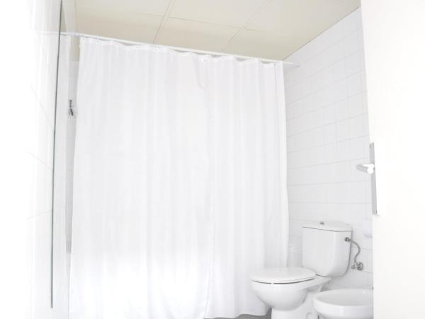 Residencia Universitaria Campus de Montilivi : photo 10 de la chambre appartement 3 chambres