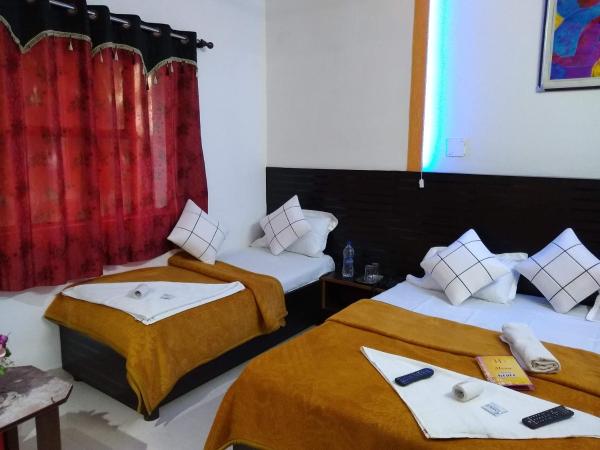 Agra Paying Guest House : photo 8 de la chambre chambre double deluxe avec lit d'appoint